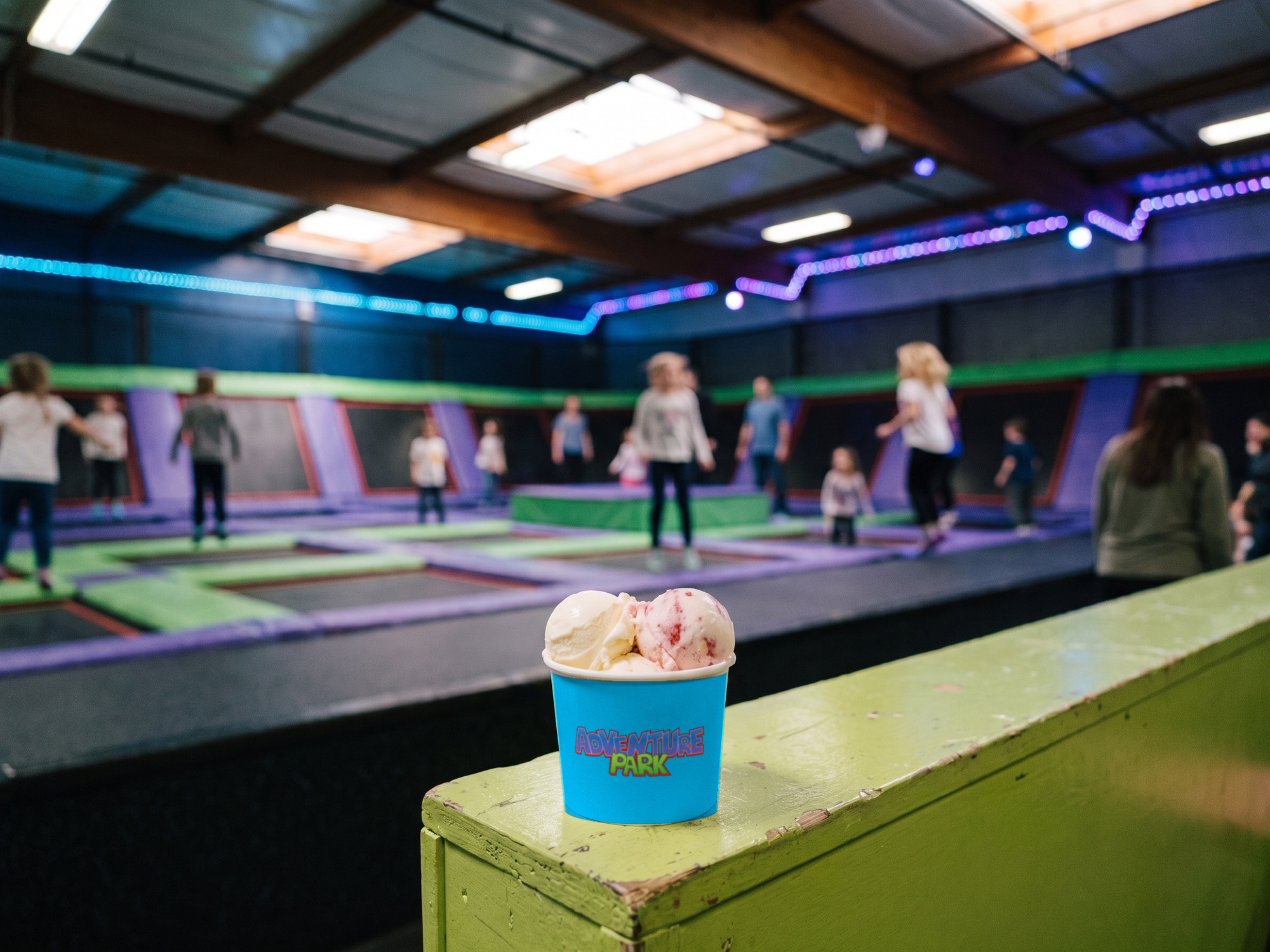 The ice-cream tub with the sky band
